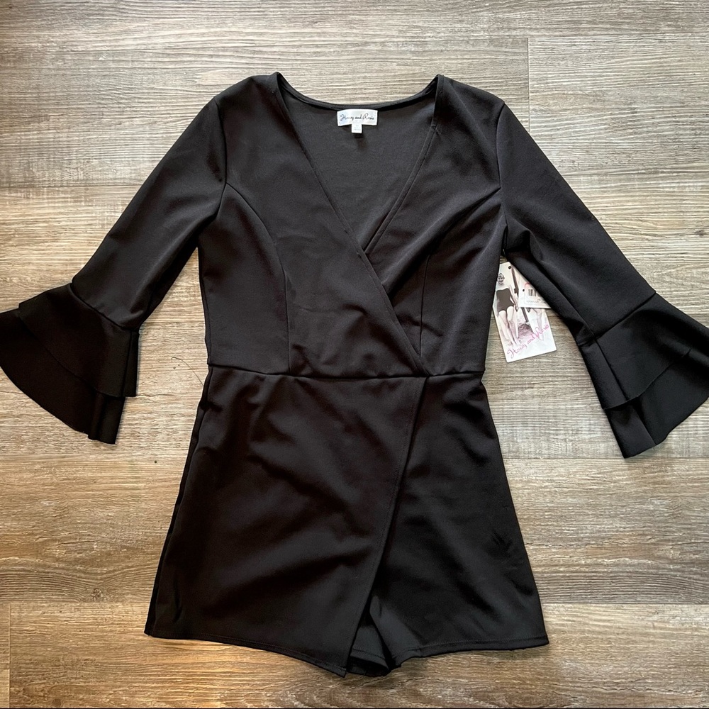 NWT Honey & Rosie romper Medium